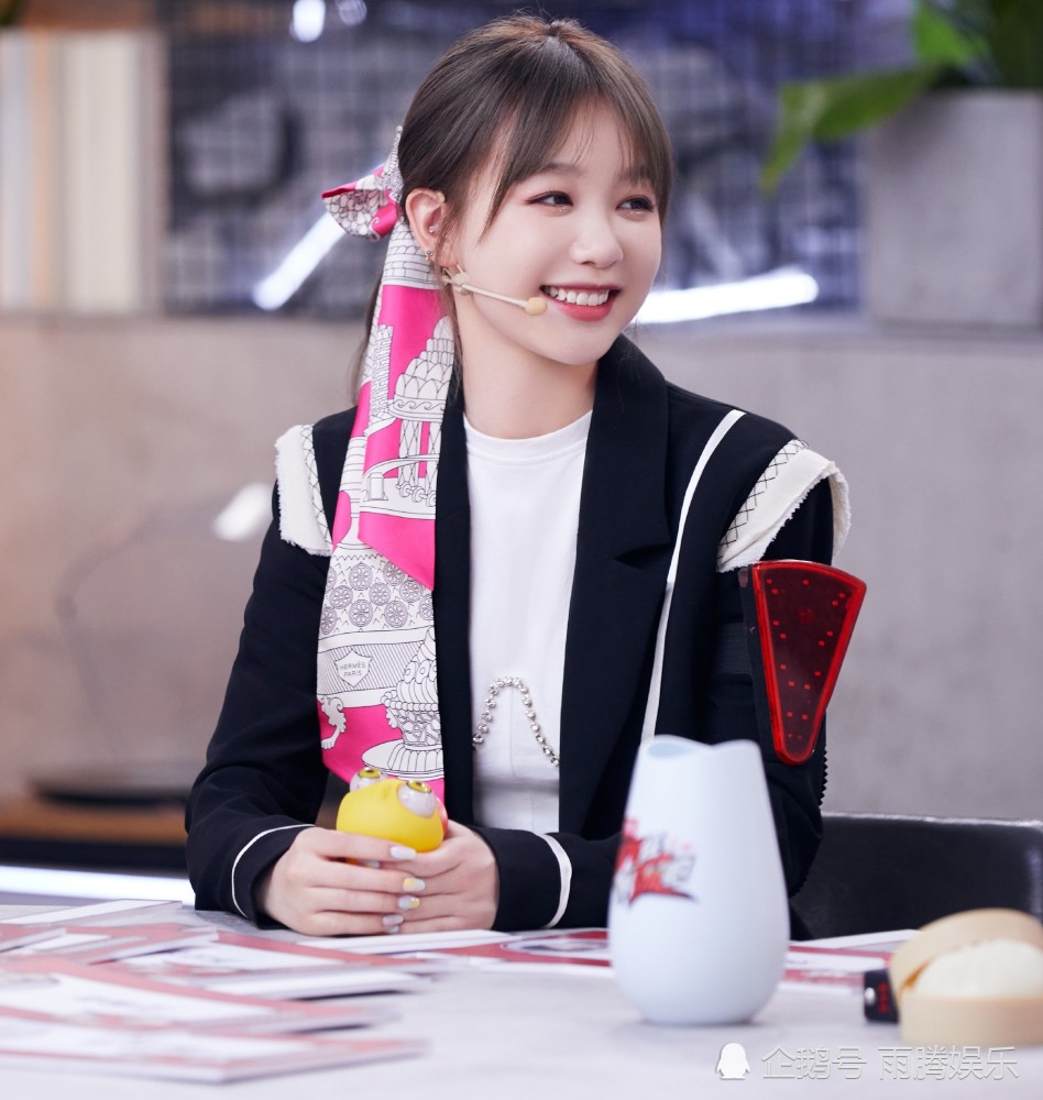 徐梦洁新综艺再谈火箭少女:首回应团群有十二人,杨超越吴宣仪热度十足