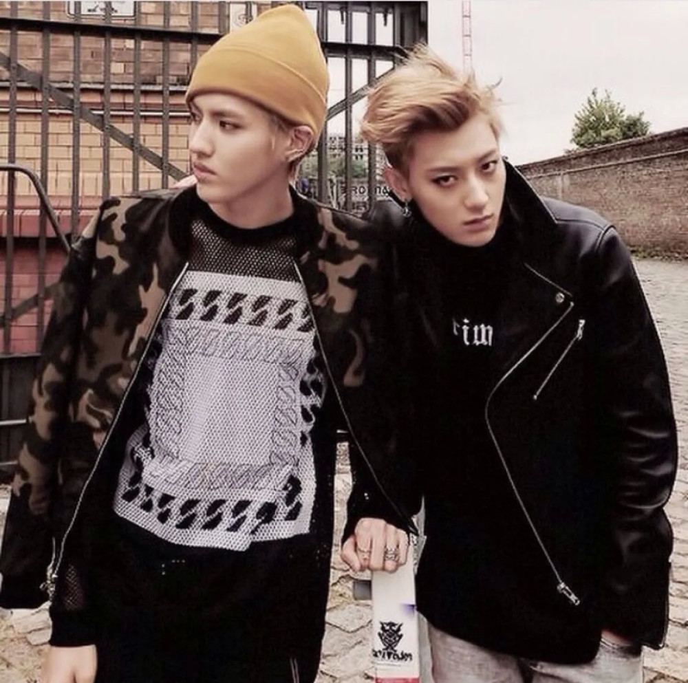 黄子韬因受吴亦凡的牵连情史也被扒了有人问他网上都传你出轨了