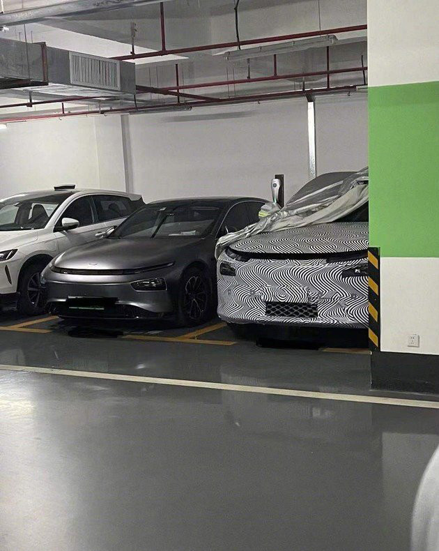 进军高端化SUV市场！小鹏全新中大型SUV谍照曝光！