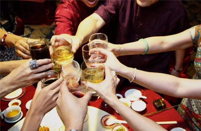 我们在很多影视作品中能看到,古人在喝酒的时候,总喜欢划拳,看起来很