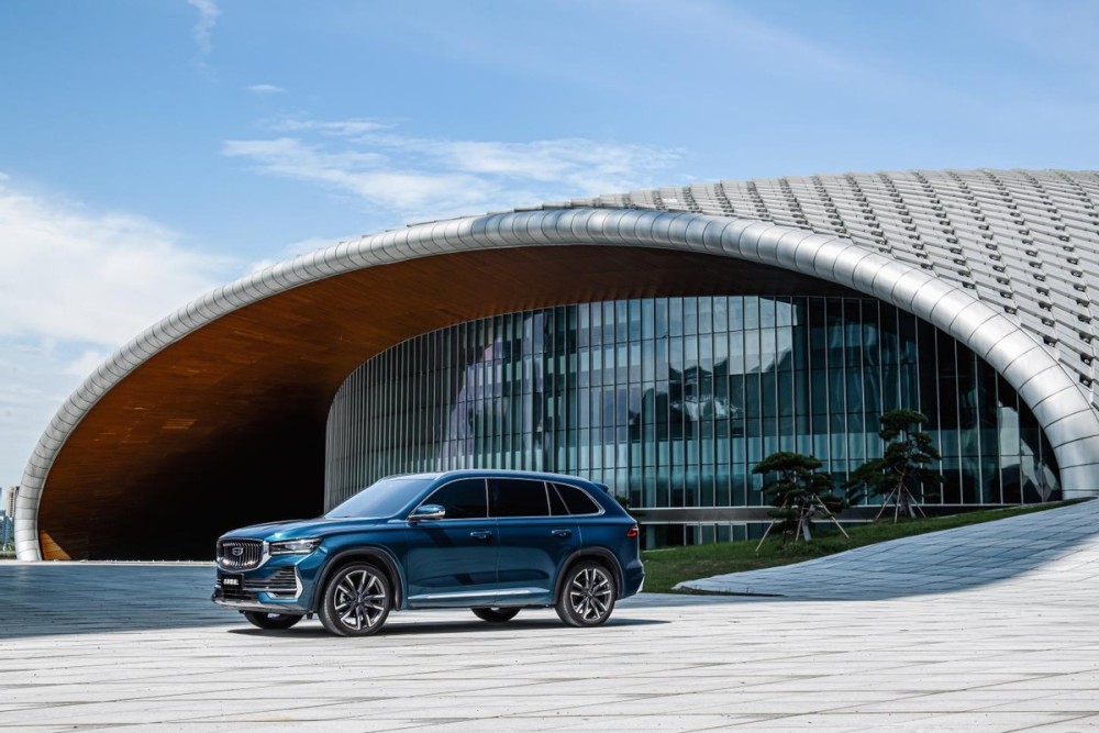 中国星·旗舰SUV星越L登场 这是飘了？