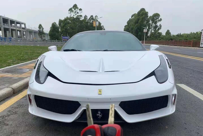 小伙花200万元买辆法拉利458，按揭支付，两个月后无奈低价抛出