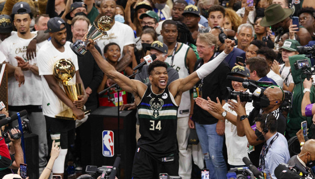 雄鹿总冠军!时隔50年再捧杯 字母哥50分获生涯首冠加冕fmvp