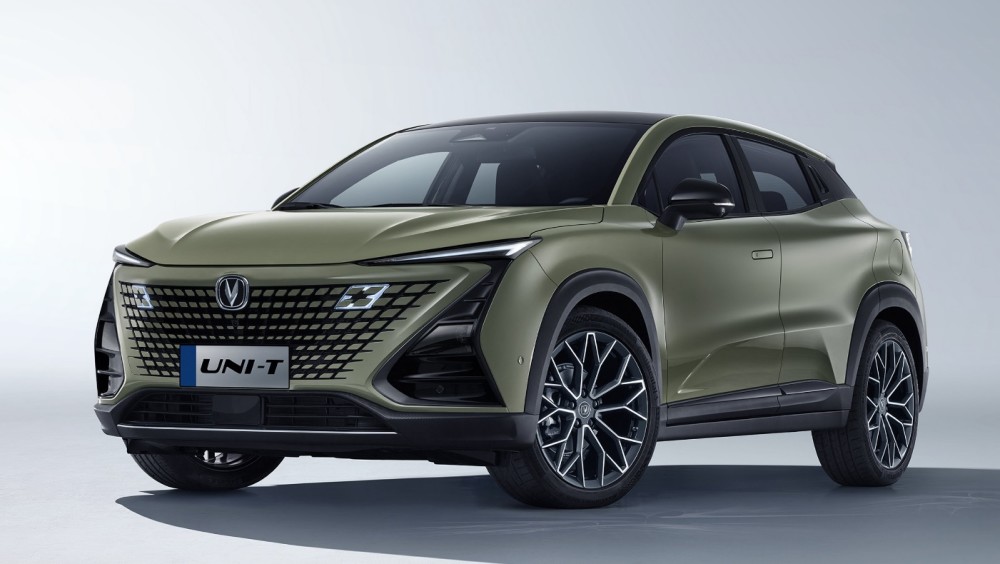 用上2.0T动力售价将超15万？新款长安UNI-T更值得期待吗