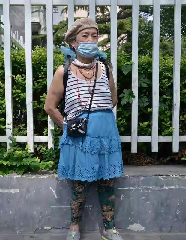 北京65岁的大妈真会穿!日常打扮显个性,用态度告诉你何为时尚