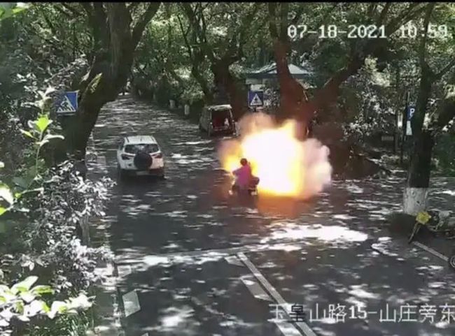 警报拉响！杭州电动车骑行爆炸原因水落石出，国人务必当心