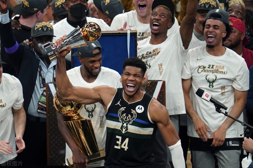 字母哥 字母哥强势夺冠！引发NBA动乱，篮网濒临解体，湖人队组建三巨头