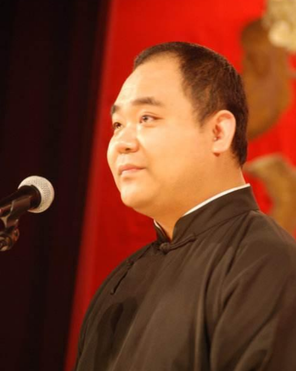 侯震:上班时间打游戏,为啥什么都不干郭德纲也养着他?