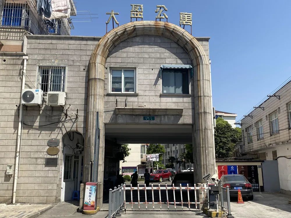 新上法拍房七套,地铁周边243万元起!