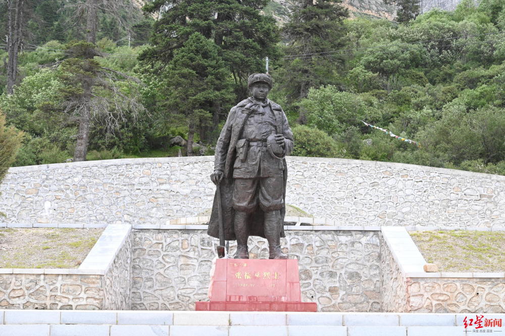 德格雀儿山川藏公路十八军红色教育基地8月将对外开放_腾讯新闻
