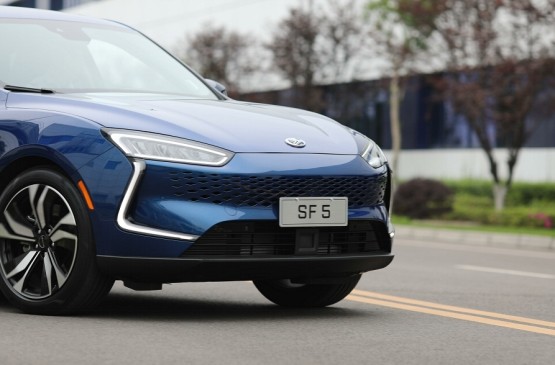 赛力斯华为智选SF5来了，特斯拉Model Y压力倍增