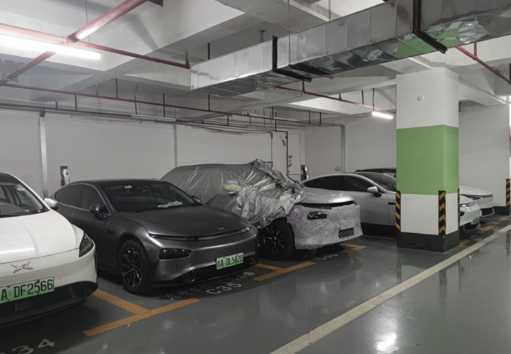 预计2022年推出 小鹏全新中大型SUV谍照曝光