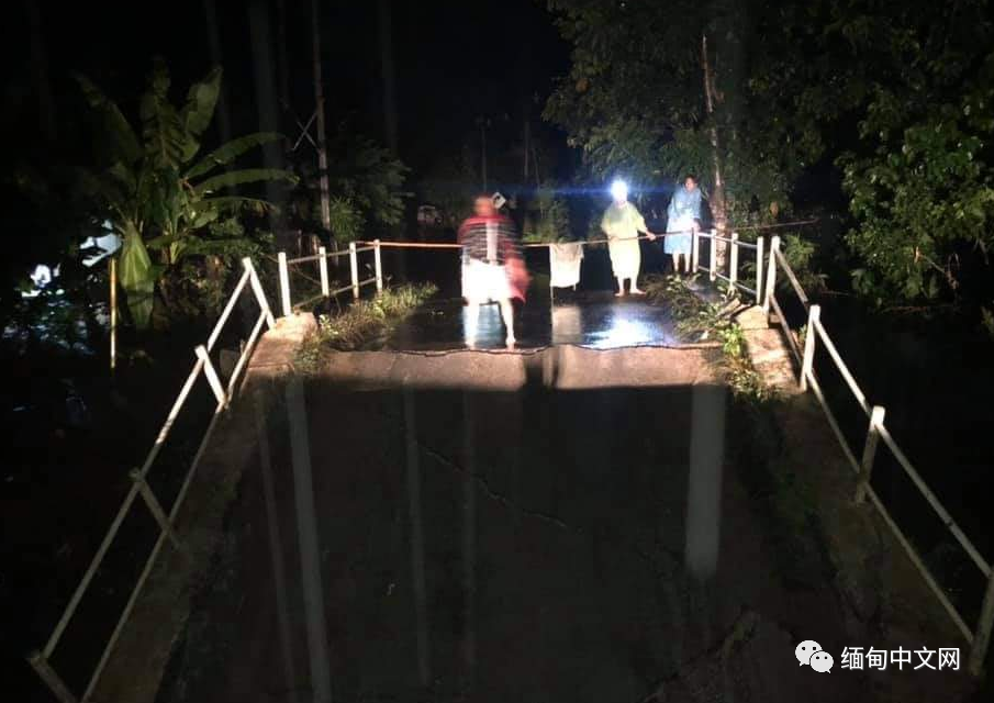 缅甸多地爆发山洪 民房 道路被淹 今晨 大其力一座桥被冲垮 全网搜