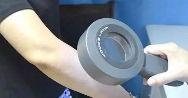 0m一,伍德灯检查伍德灯(wood灯)也被称为过滤紫外线灯,是通过含氢化镍