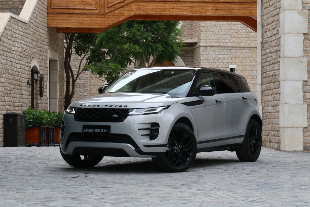 扛了10年终于加长 试驾体验路虎揽胜极光L，空间大幅提升，驾乘更舒适