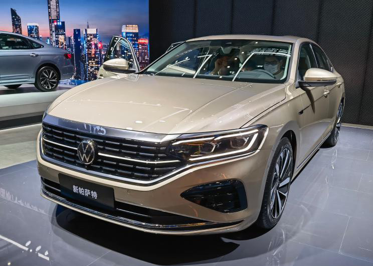 新款帕萨特亮相粤港澳车展 终于用上贯穿式尾灯 A7L同款？