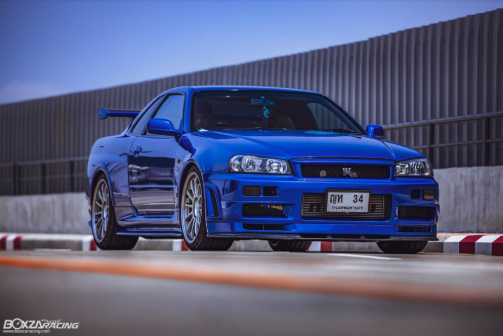 保罗最爱 经典蓝色日产gtr34 仿佛在上演速度与激情 腾讯新闻