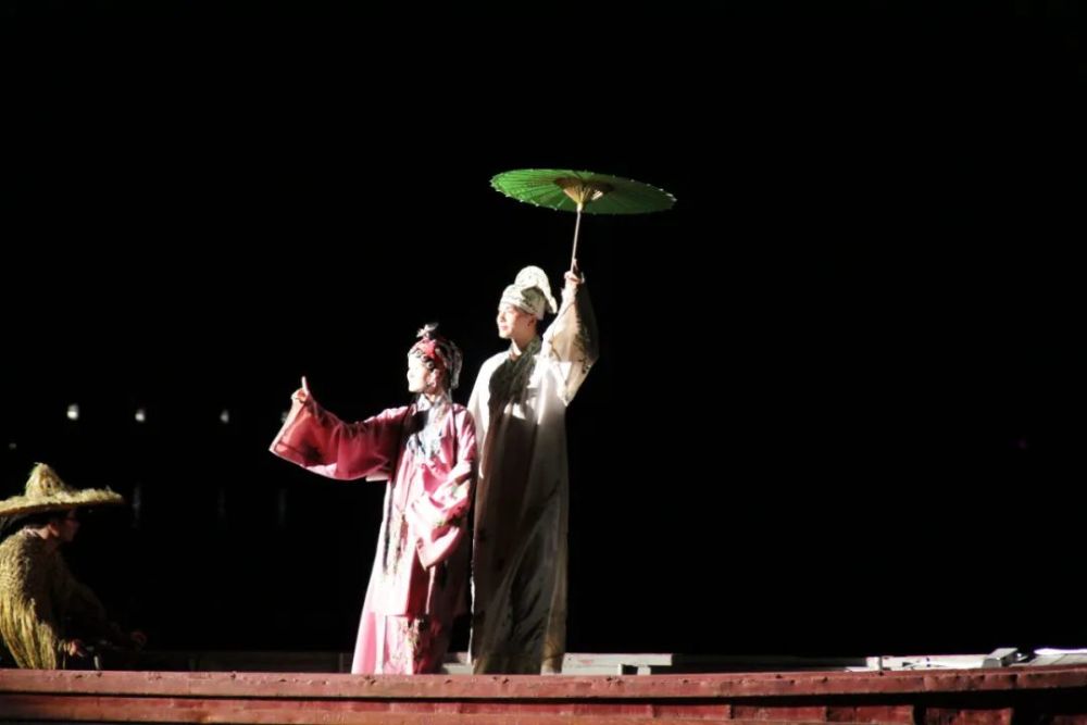 张艺谋印象西湖里的许仙也来做健身教练