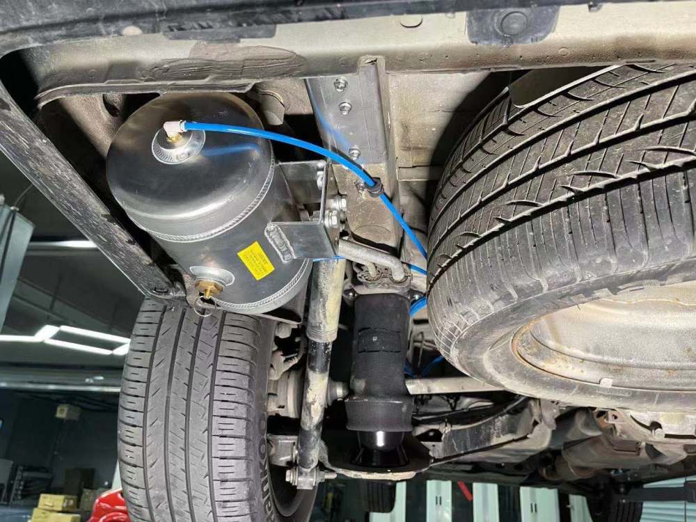 奔驰v260改装空气悬挂,一个字"稳"