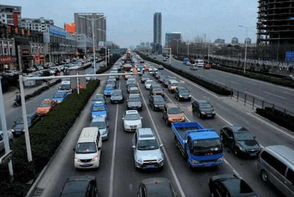 为啥我国人口这么多，但是汽车却已经卖不出去了？老司机：压力大