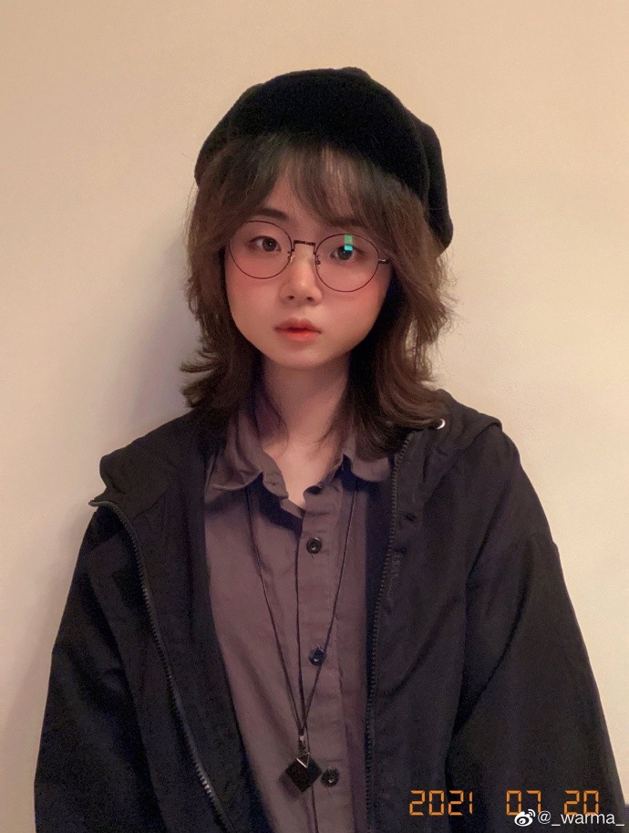 b站200万粉up主终露脸沃玛公开自拍照下届百大该有她了吧