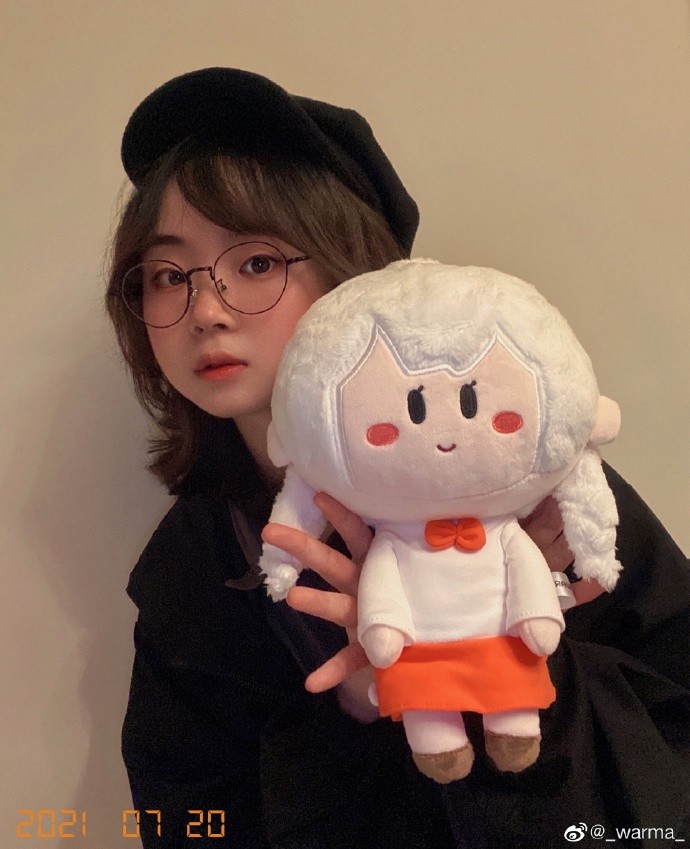 之前,在b站拥有200多万粉丝的up主沃玛(warma)就终于露脸了,公开了