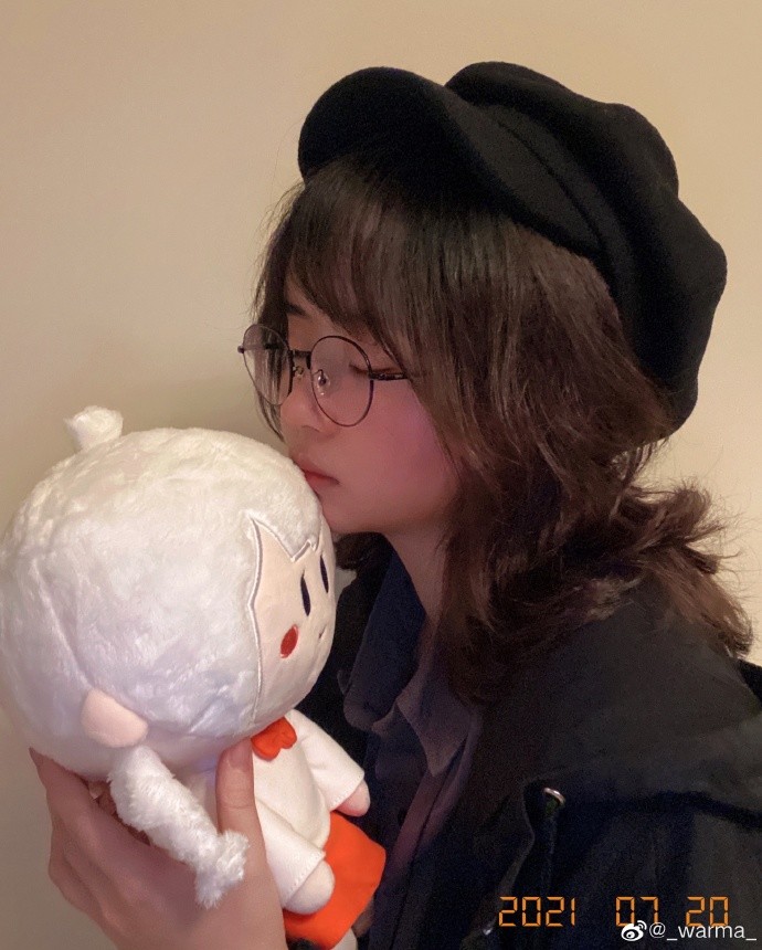 b站200万粉up主终露脸沃玛公开自拍照下届百大该有她了吧