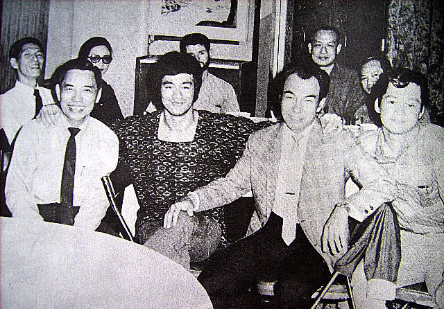 李小龙被打晕近一小时意外遭石坚重拳袭击事后并未疯狂报复