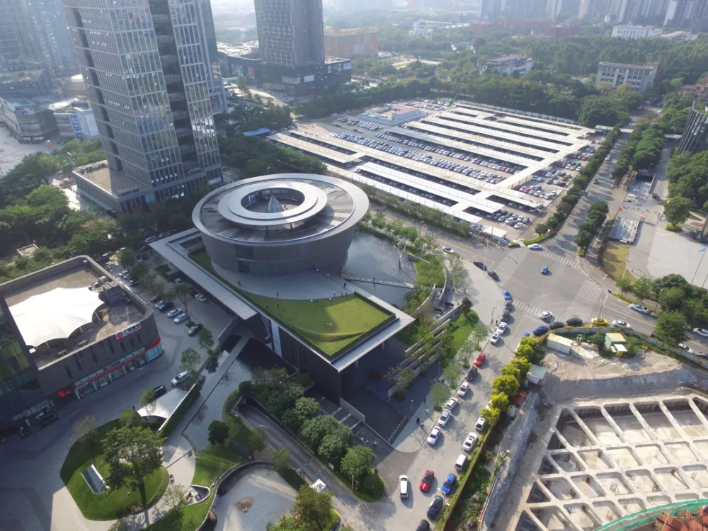 的"圆"来呈现,尝试着创造出融汇岭南建筑精髓的崭新艺术文化中心