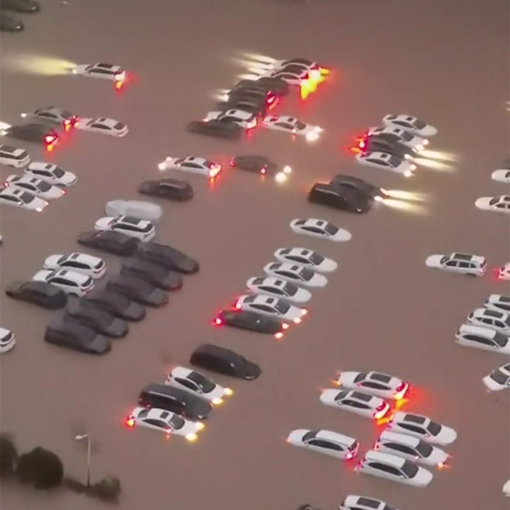 郑州暴雨一奥迪4S店被水淹，若40W的奥迪新车卖20W，你愿意买吗？