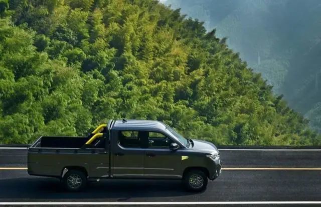 皮卡进城红利凸显，“披着羊皮的狼”请守住行业底线