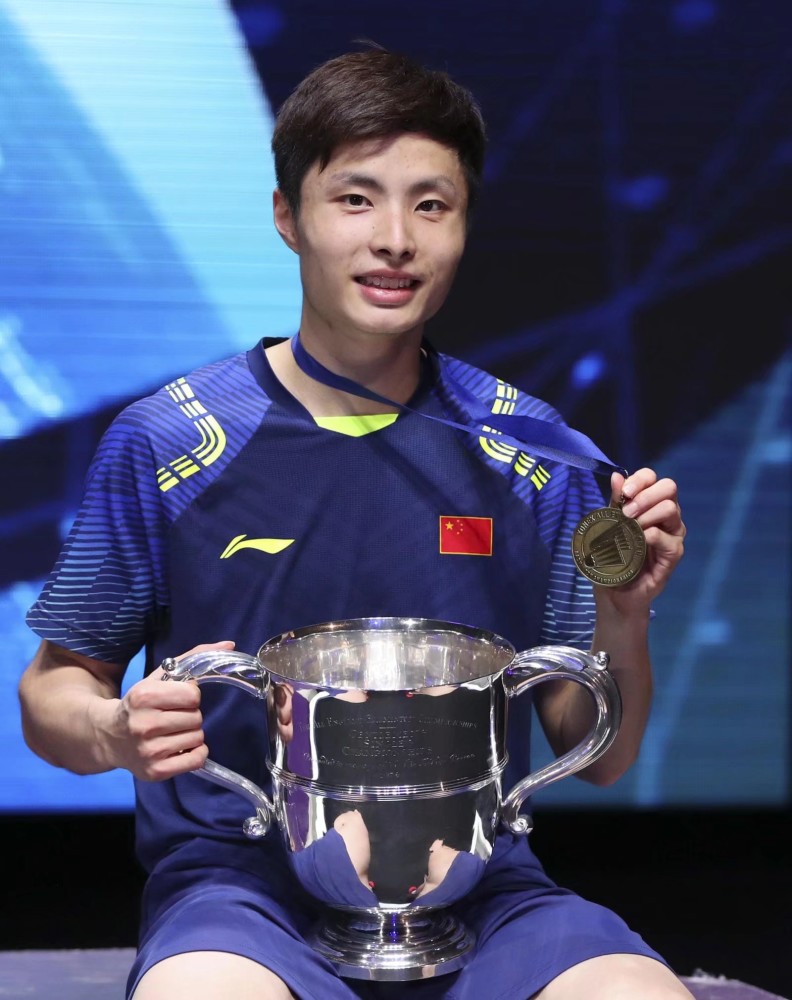 杀到原地罚站,力克日本羽毛球名将当今男单世界排名第一的桃田贤斗