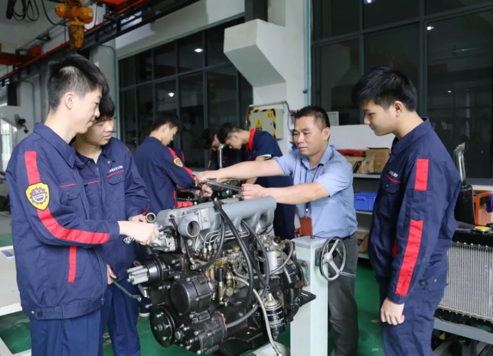 柳州二职校工程机械系回眸"十三五"奋斗正当时