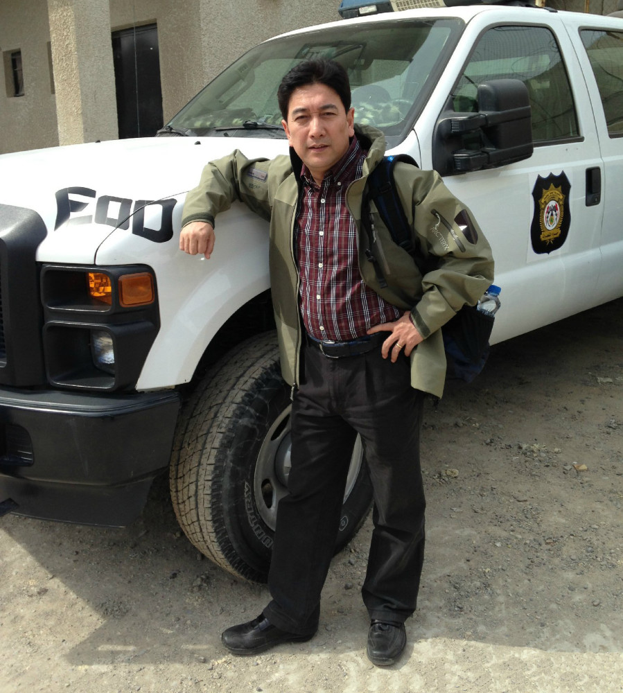 49岁再做父亲,央视"名嘴"水均益的幸福生活_腾讯新闻