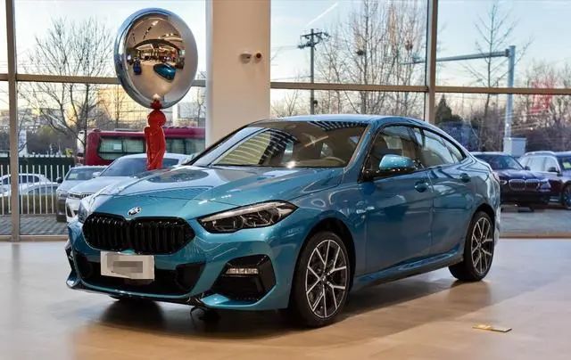 宝马推出“王炸”，轿跑造型＋2.0T，落地23万，新款2系这次真给力