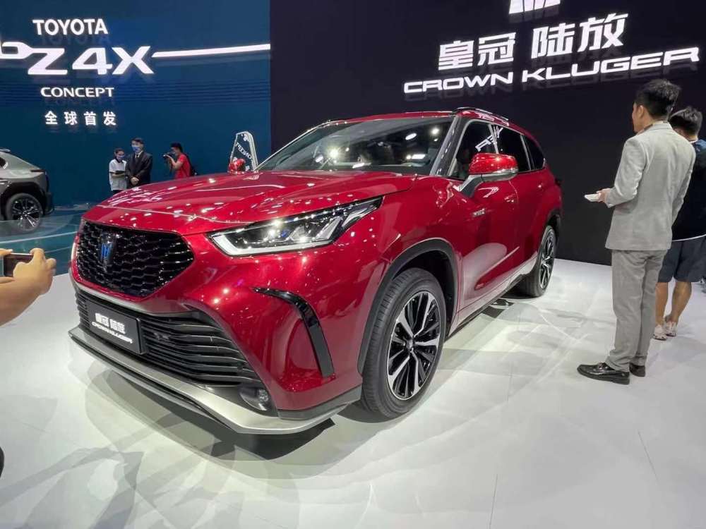 别盯着皇冠陆放不放了！更高级别的大众途昂它不香吗？