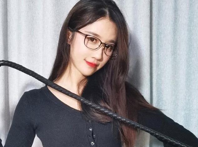 轩子巨2兔最新力作cos《斗罗大陆》小舞,网友:唐三扛不住!