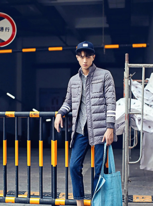 许凯早期模特时期照曝光,看那时候的颜值:于正眼光太毒了_腾讯新闻