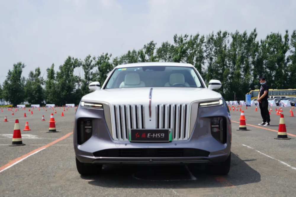 试驾：一汽红旗E-HS9，高端可以不是洋品牌