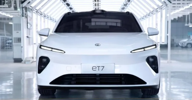 超1000km续航，5米车身！蔚来首台纯电轿车ET7实车曝光