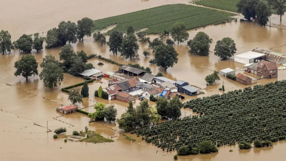 荷兰林堡清点水灾损失不要当灾难观光客