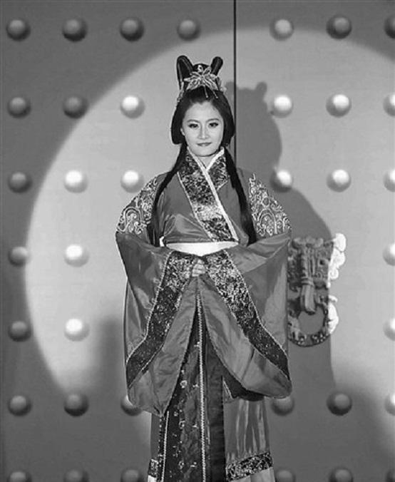 代表,出于维护巩固国家安定的需要,秦始皇必定要对巴寡妇清以礼相待