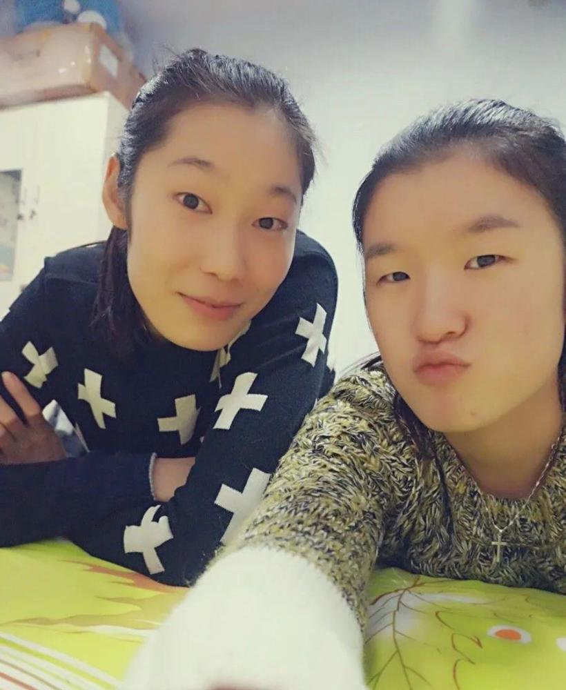 朱婷大姐辍学打工供妹上体校用瘦弱身躯为4个妹妹撑起一片天