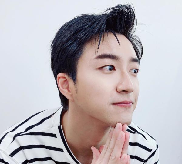 江宏杰离婚后晒照状态大好,阳光帅气依旧,福原爱或迎事业第二春