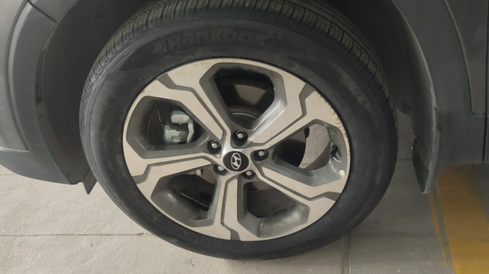 轮毂变形和刮痕有关系么？