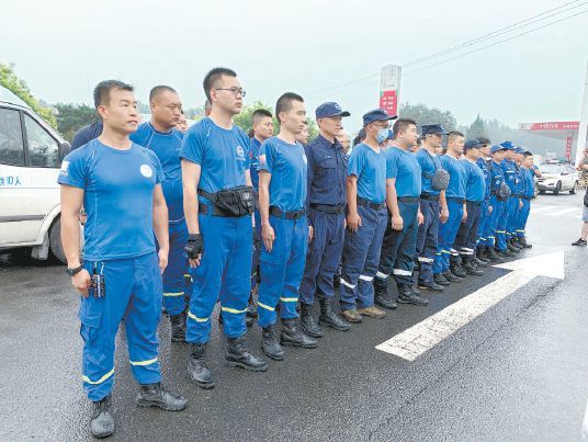 北京藍天救援隊馳援河南防汛搶險