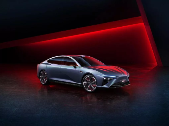 续航1100km、L4级自动驾驶的哪吒S来了，小鹏P7该慌了吗？