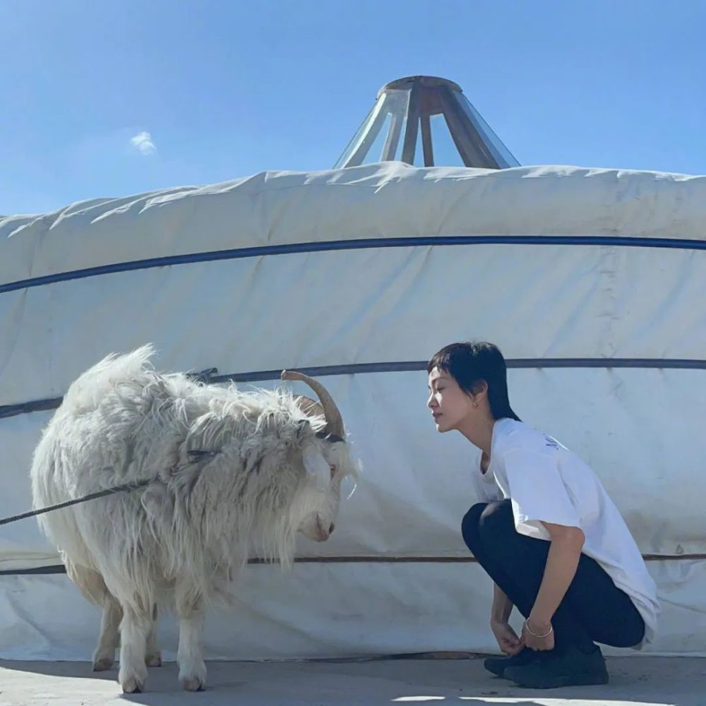 妈妈难产去世、被传与男明星有染十年，她的人生比“顾里”狗血（组图） - 11