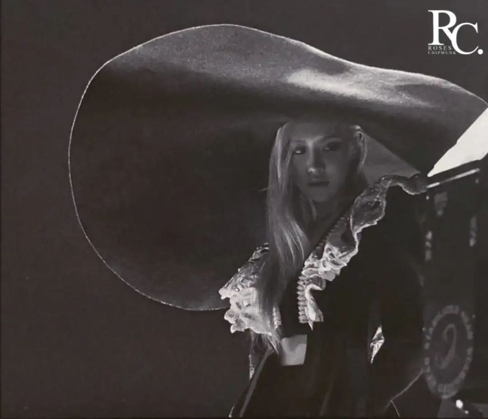 朴彩英ros07|on the ground 写真内页扫图_腾讯新闻