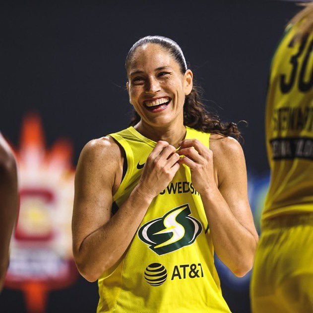 新华社东京7月22日电(记者单磊 马锴)美国女篮五届元老苏·伯德成为